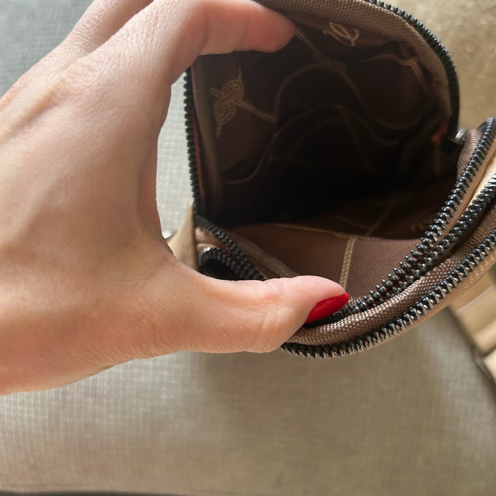 Wrangler Leather Small Crossbody Bag - Picture 4 of 5